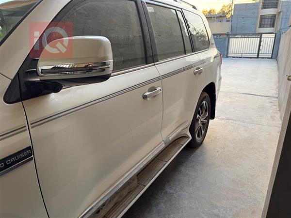 Toyota for sale in Iraq